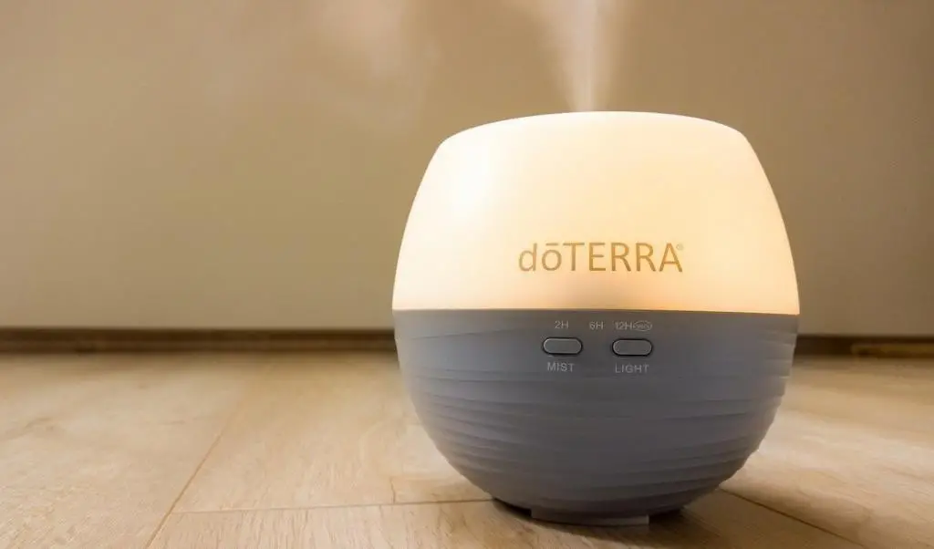 doTERRA Petal Diffuser night light feature