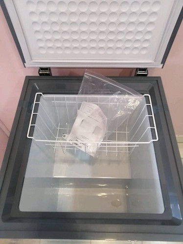 Berjaya Premium Chest Freezer BJY-CFSD100A-R6 comes with a wire storage basket